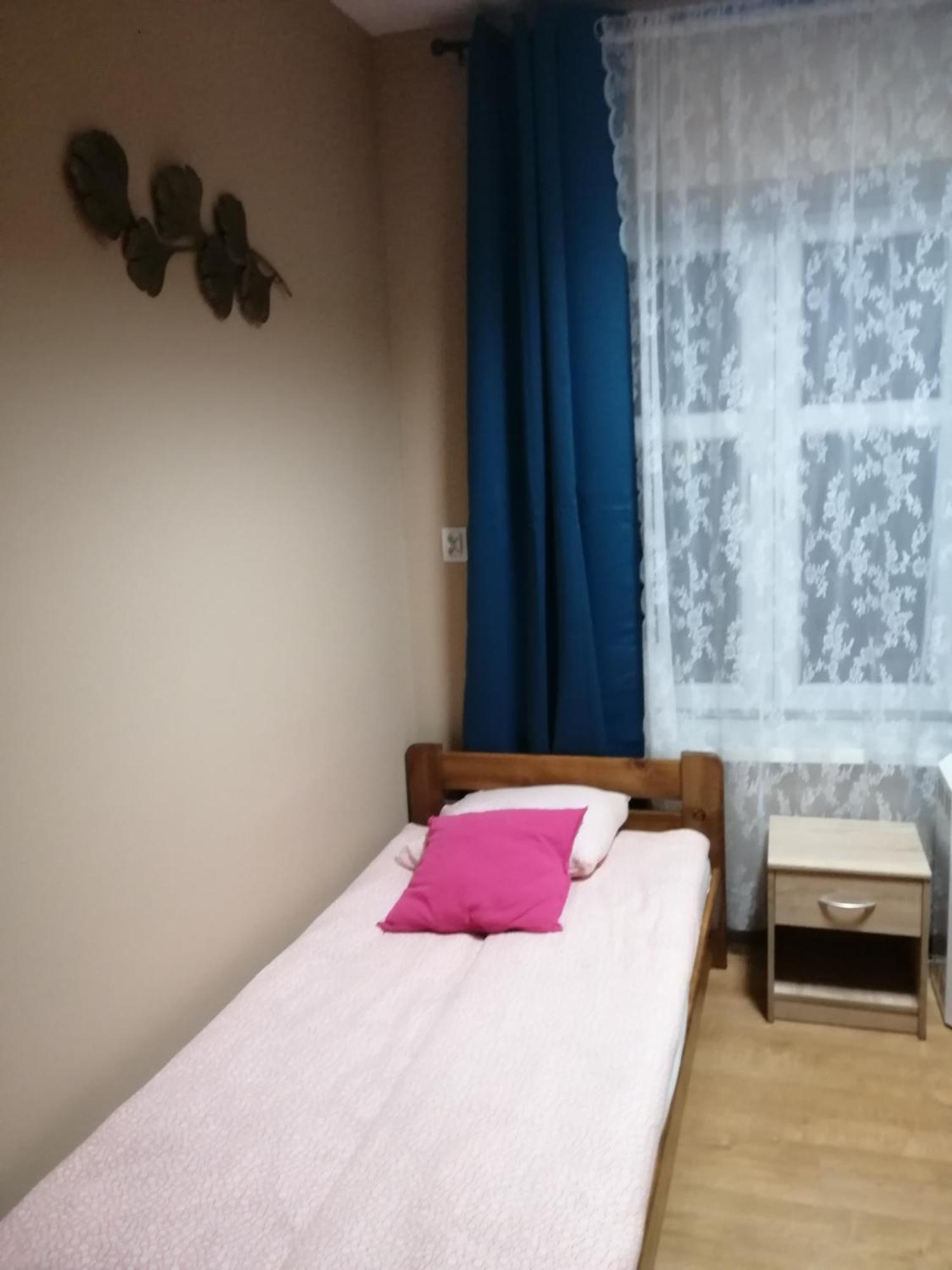 Hostel Gliwice Centrum Parking Rum bild