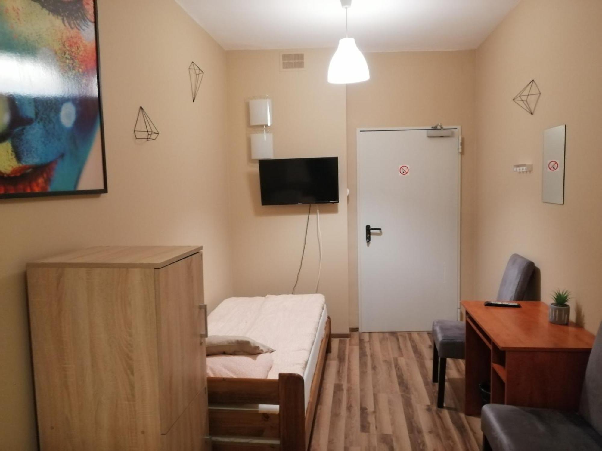 Hostel Gliwice Centrum Parking Rum bild