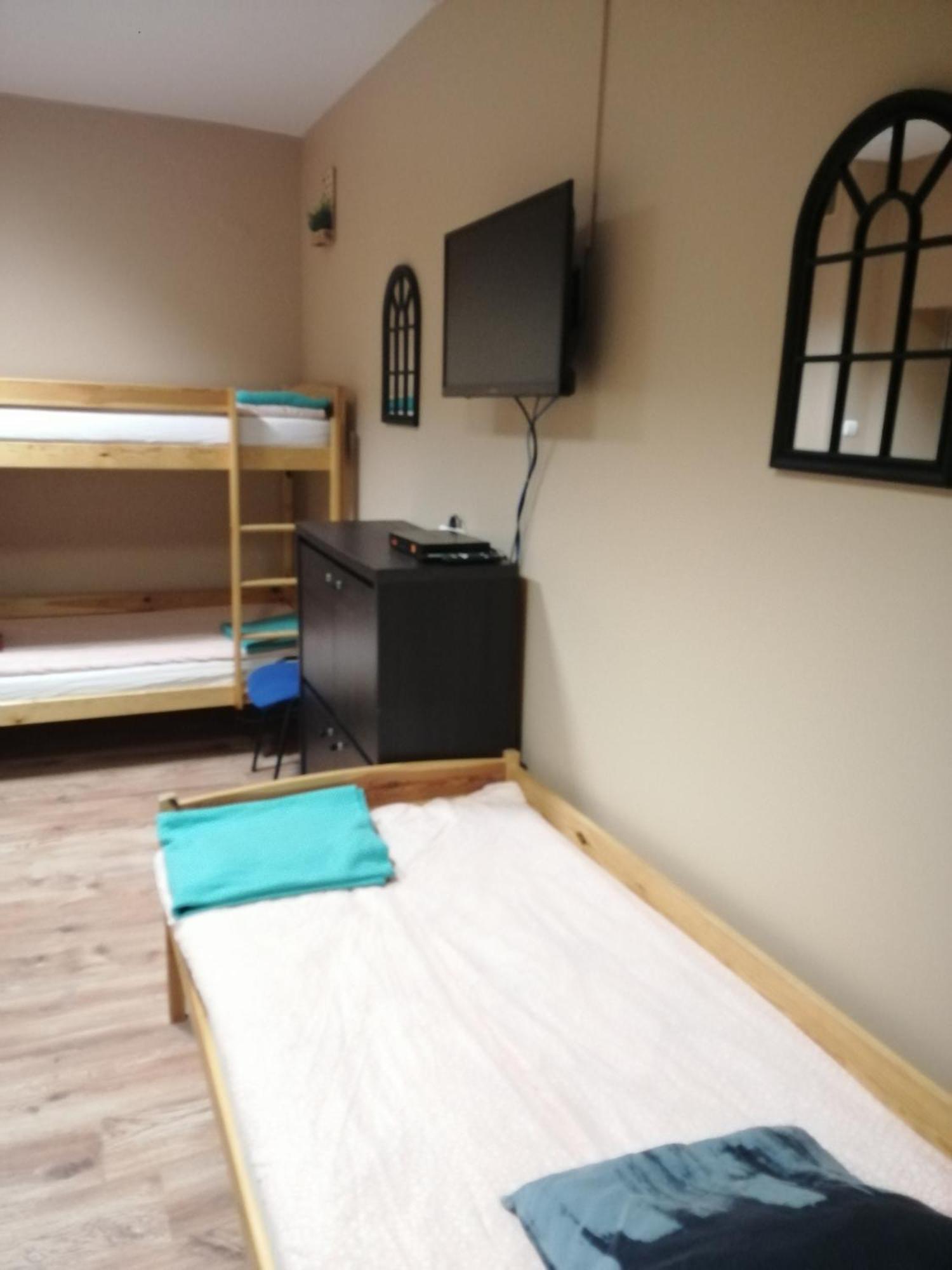 Hostel Gliwice Centrum Parking Rum bild